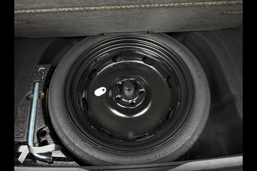 Volkswagen Golf 1.5 eTSI 2022 R-LINE DSG PANO ACC SIDE-ASSLEDER ALCANTARA