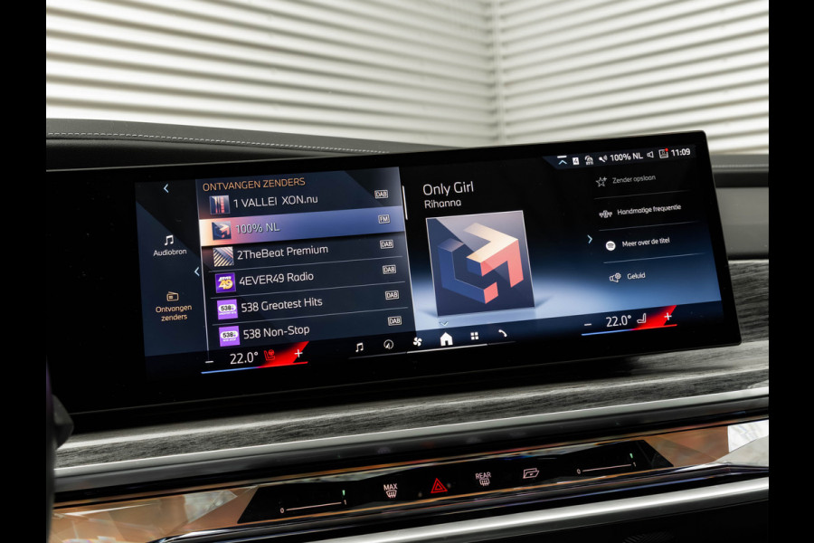 BMW i7 eDrive50 - M-Sport Pro - Skylounge - Stoelventilatie + Massage V+A - Individual Leder