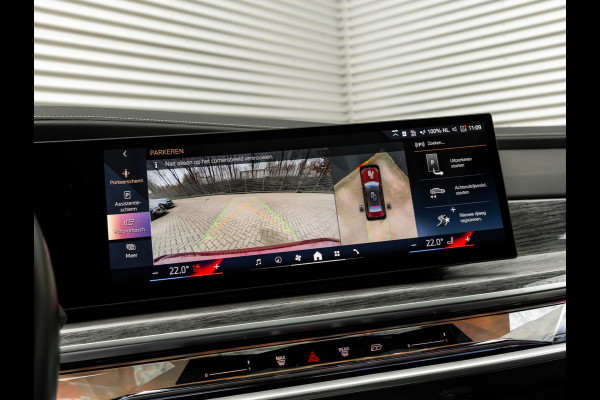 BMW i7 eDrive50 - M-Sport Pro - Skylounge - Stoelventilatie + Massage V+A - Individual Leder