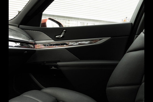 BMW i7 eDrive50 - M-Sport Pro - Skylounge - Stoelventilatie + Massage V+A - Individual Leder