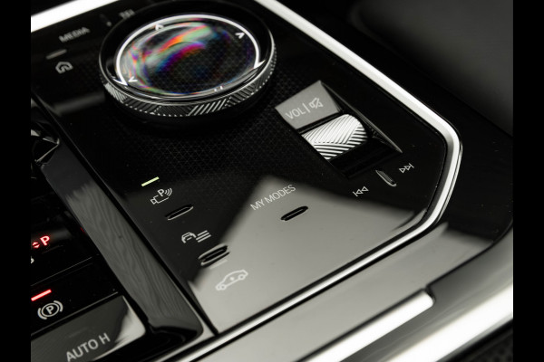 BMW i7 eDrive50 - M-Sport Pro - Skylounge - Stoelventilatie + Massage V+A - Individual Leder