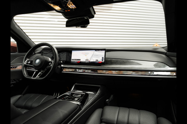 BMW i7 eDrive50 - M-Sport Pro - Skylounge - Stoelventilatie + Massage V+A - Individual Leder