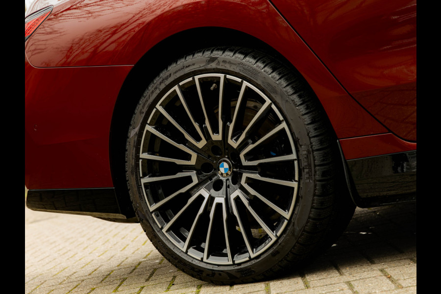 BMW i7 eDrive50 - M-Sport Pro - Skylounge - Stoelventilatie + Massage V+A - Individual Leder