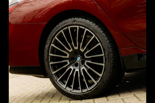 BMW i7 eDrive50 - M-Sport Pro - Skylounge - Stoelventilatie + Massage V+A - Individual Leder