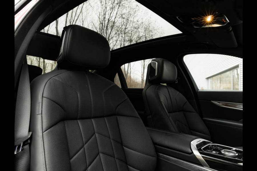 BMW i7 eDrive50 - M-Sport Pro - Skylounge - Stoelventilatie + Massage V+A - Individual Leder