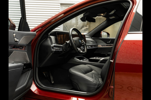 BMW i7 eDrive50 - M-Sport Pro - Skylounge - Stoelventilatie + Massage V+A - Individual Leder