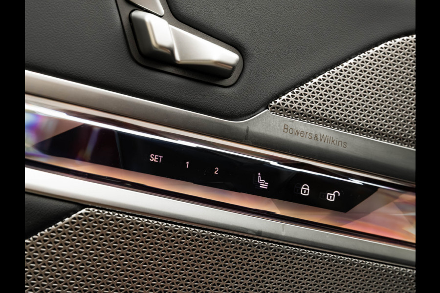 BMW i7 eDrive50 - M-Sport Pro - Skylounge - Stoelventilatie + Massage V+A - Individual Leder