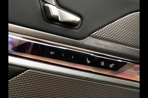 BMW i7 eDrive50 - M-Sport Pro - Skylounge - Stoelventilatie + Massage V+A - Individual Leder