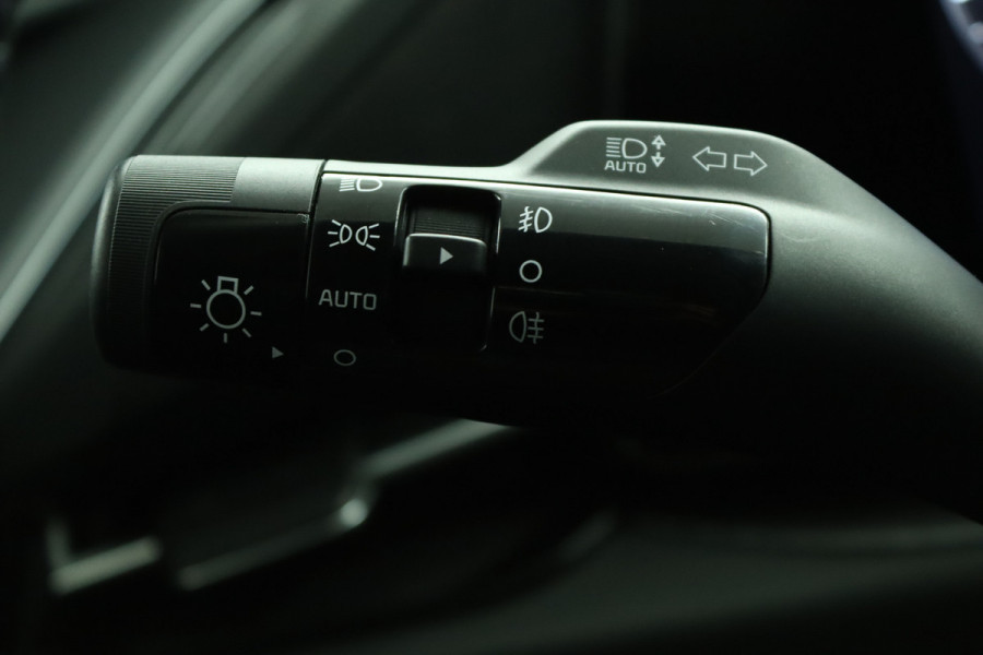 Kia Niro Launch Edition Apple Carplay/Android Auto - Cruise Control - Navigatie - Stoel/Stuur Verwarming - Stoel Verkoeling - Trekhaak - Fabrieksgarantie tot 09-2029
