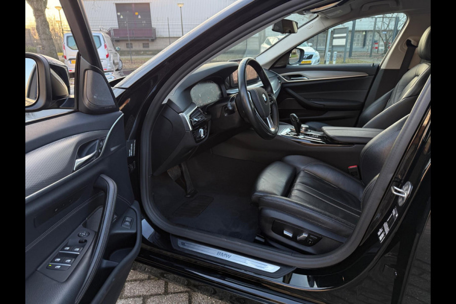 BMW 5 Serie Touring 530i HYBRID 2022 HIGH EXECUTIVE AUT LEDER CARPLAY LUXE