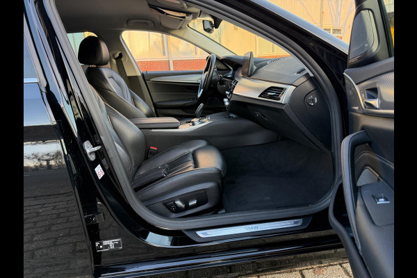 BMW 5 Serie Touring 530i HYBRID 2022 HIGH EXECUTIVE AUT LEDER CARPLAY LUXE