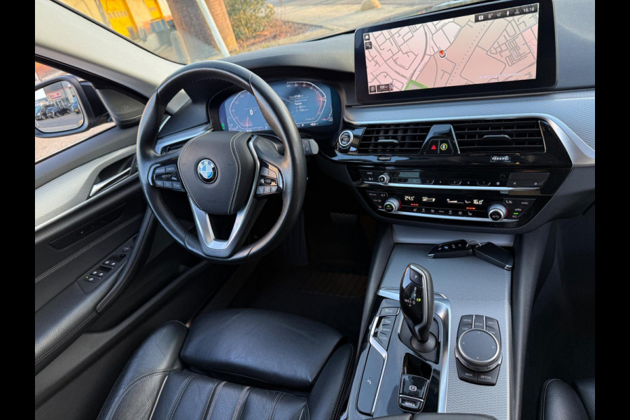 BMW 5 Serie Touring 530i HYBRID 2022 HIGH EXECUTIVE AUT LEDER CARPLAY LUXE