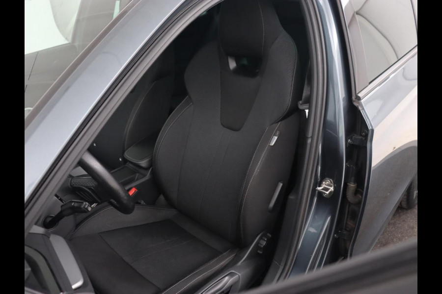 Škoda Octavia 1.0 e-TSI Sport | Trekhaak | Carplay | Navigatie | Sportstoelen | Full LED | 18'' | Parkeerhulp | Sfeerverlichting | Cruise control | Climate control | Bluetooth