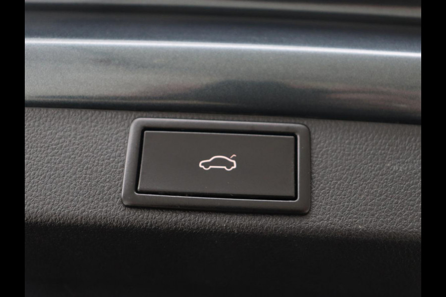 Škoda Octavia 1.0 e-TSI Sport | Trekhaak | Carplay | Navigatie | Sportstoelen | Full LED | 18'' | Parkeerhulp | Sfeerverlichting | Cruise control | Climate control | Bluetooth