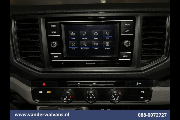 Volkswagen Crafter 2.0 TDI 141pk L3H3 L2H2 Euro6 Airco | Camera | Apple Carplay | Cruisecontrol Android Auto, Parkeersensoren, Bijrijdersbank, 3000kg Trekvermogen, zilver