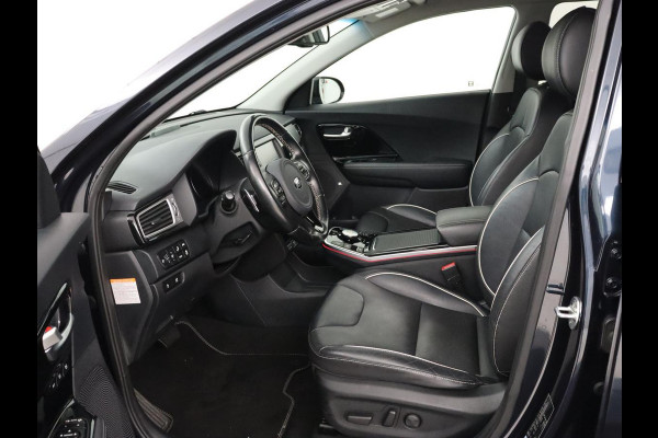 Kia e-Niro ExecutiveLine 64 kWh | SOH 100% | Leder | Stoelventilatie | Adaptive cruise | Camera | Warmtepomp | Trekhaak | Achterbankverwarming | Carplay | Full LED | Keyless | Navigatie | JBL Sound