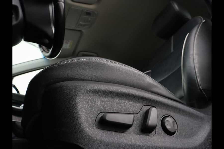 Kia e-Niro ExecutiveLine 64 kWh | SOH 100% | Leder | Stoelventilatie | Adaptive cruise | Camera | Warmtepomp | Trekhaak | Achterbankverwarming | Carplay | Full LED | Keyless | Navigatie | JBL Sound