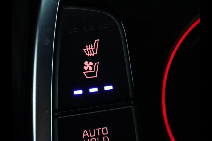 Kia e-Niro ExecutiveLine 64 kWh | SOH 100% | Leder | Stoelventilatie | Adaptive cruise | Camera | Warmtepomp | Trekhaak | Achterbankverwarming | Carplay | Full LED | Keyless | Navigatie | JBL Sound