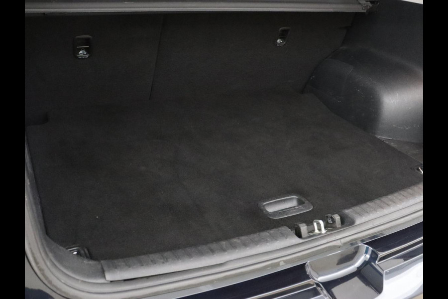 Kia e-Niro ExecutiveLine 64 kWh | SOH 100% | Leder | Stoelventilatie | Adaptive cruise | Camera | Warmtepomp | Trekhaak | Achterbankverwarming | Carplay | Full LED | Keyless | Navigatie | JBL Sound