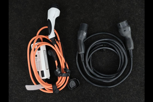 Kia e-Niro ExecutiveLine 64 kWh | SOH 100% | Leder | Stoelventilatie | Adaptive cruise | Camera | Warmtepomp | Trekhaak | Achterbankverwarming | Carplay | Full LED | Keyless | Navigatie | JBL Sound