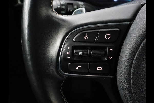 Kia e-Niro ExecutiveLine 64 kWh | SOH 100% | Leder | Stoelventilatie | Adaptive cruise | Camera | Warmtepomp | Trekhaak | Achterbankverwarming | Carplay | Full LED | Keyless | Navigatie | JBL Sound