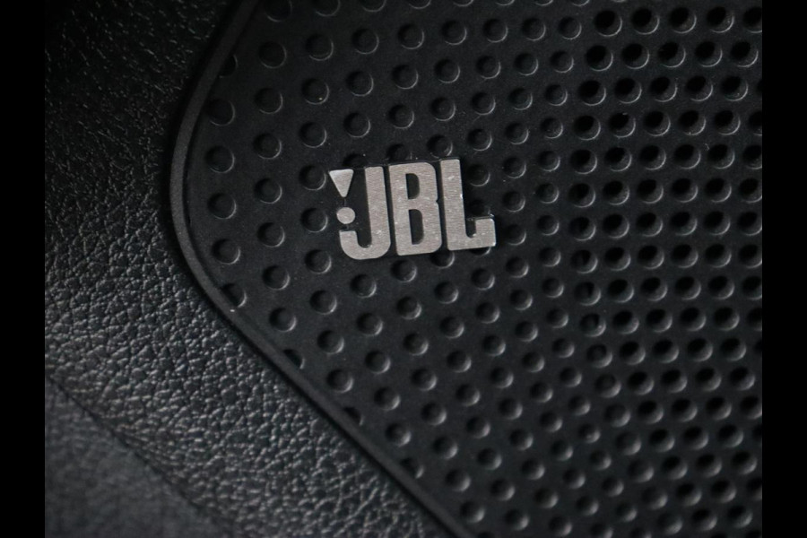 Kia e-Niro ExecutiveLine 64 kWh | SOH 100% | Leder | Stoelventilatie | Adaptive cruise | Camera | Warmtepomp | Trekhaak | Achterbankverwarming | Carplay | Full LED | Keyless | Navigatie | JBL Sound