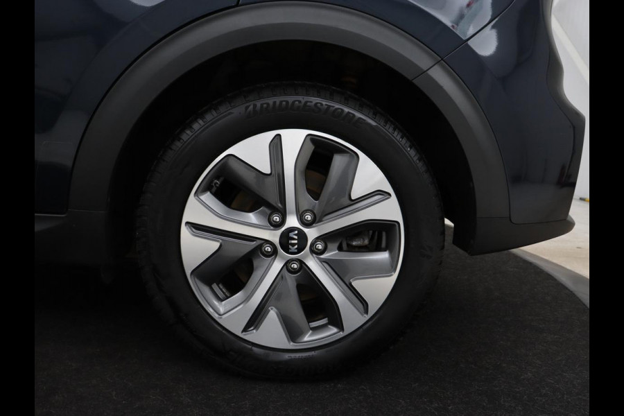 Kia e-Niro ExecutiveLine 64 kWh | SOH 100% | Leder | Stoelventilatie | Adaptive cruise | Camera | Warmtepomp | Trekhaak | Achterbankverwarming | Carplay | Full LED | Keyless | Navigatie | JBL Sound