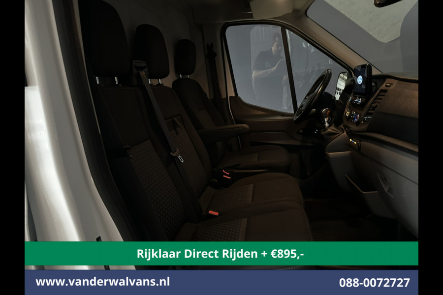 Ford Transit 2.0 TDCI 131pk L3H2 Euro6 *Rijklaar Direct Rijden* Airco | Camera | Navigatie | Apple Carplay | Android Auto | Stoelverwarming Verwarmde voorruit, Cruisecontrol, Parkeersensoren, Elektrisch verstelbare bestuurdersstoel, Bijrijdersbank