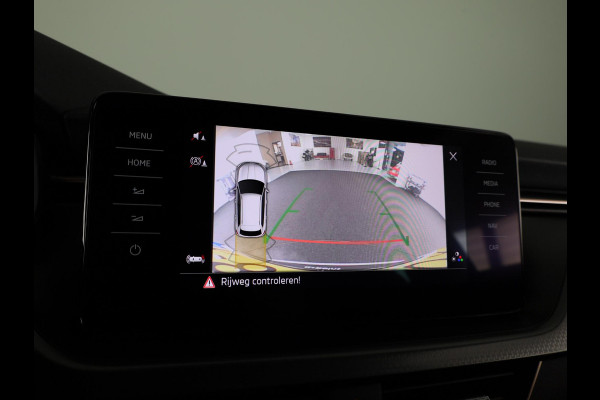 Škoda Kamiq 1.0 TSI Business Edition 110 pk Automaat (DSG) | Navigatie | Parkeersensoren | Achteruitrijcamera | Apple Carplay/Android Auto | Stoelverwarming |