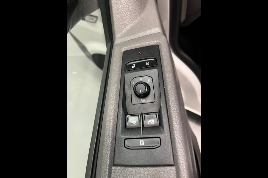 Volkswagen Transporter Automaat Servicewagen 2.0 TDI 150pk L2H1 3Persoons, Sortimo Inrichting, Airco, Navigatie, RIJKLAARPRIJS!