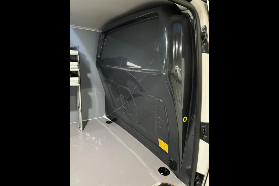 Volkswagen Transporter Automaat Servicewagen 2.0 TDI 150pk L2H1 3Persoons, Sortimo Inrichting, Airco, Navigatie, RIJKLAARPRIJS!