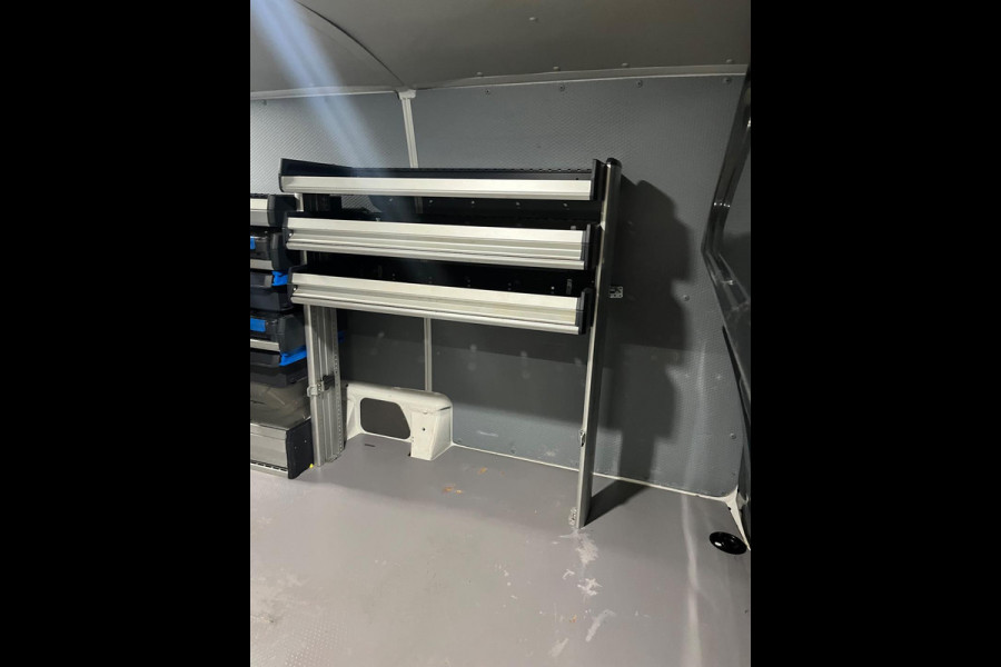 Volkswagen Transporter Automaat Servicewagen 2.0 TDI 150pk L2H1 3Persoons, Sortimo Inrichting, Airco, Navigatie, RIJKLAARPRIJS!