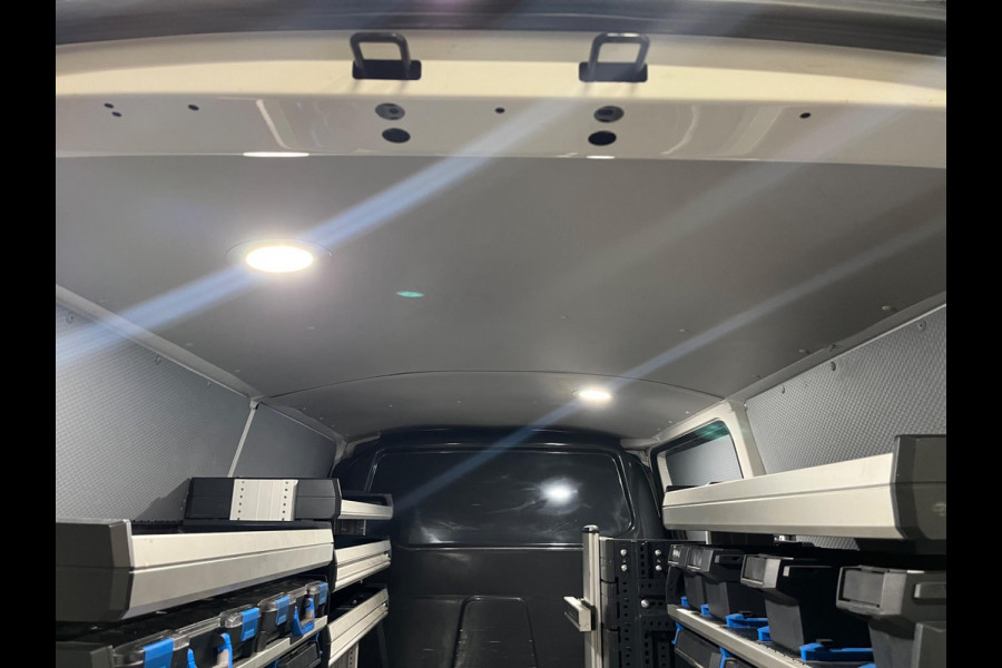 Volkswagen Transporter Automaat Servicewagen 2.0 TDI 150pk L2H1 3Persoons, Sortimo Inrichting, Airco, Navigatie, RIJKLAARPRIJS!