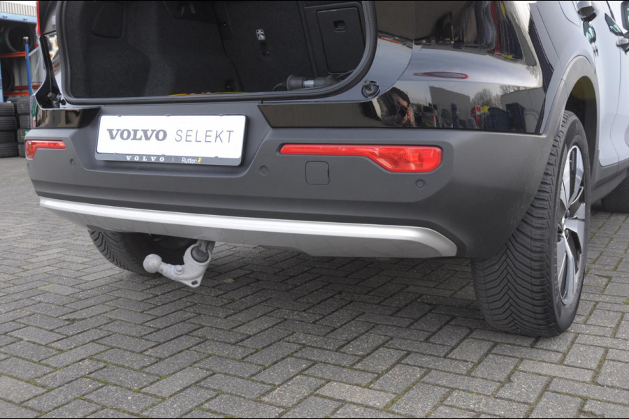 Volvo XC40 T4 211PK Automaat Plug-in hybrid Core Bright / Trekhaak / All seasonbanden / Apple carplay / Parkeersensoren met camera / Stoel - en stuurwielverwarming / Elektrische achterklep / Keyless entry