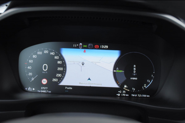 Volvo XC40 T4 211PK Automaat Plug-in hybrid Core Bright / Trekhaak / All seasonbanden / Apple carplay / Parkeersensoren met camera / Stoel - en stuurwielverwarming / Elektrische achterklep / Keyless entry