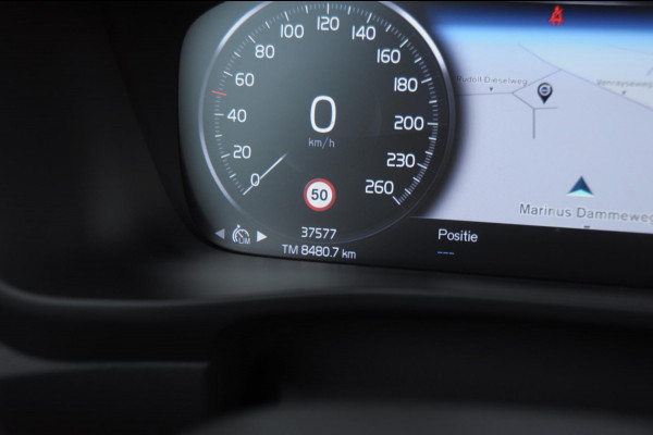 Volvo XC40 T4 211PK Automaat Plug-in hybrid Core Bright / Trekhaak / All seasonbanden / Apple carplay / Parkeersensoren met camera / Stoel - en stuurwielverwarming / Elektrische achterklep / Keyless entry