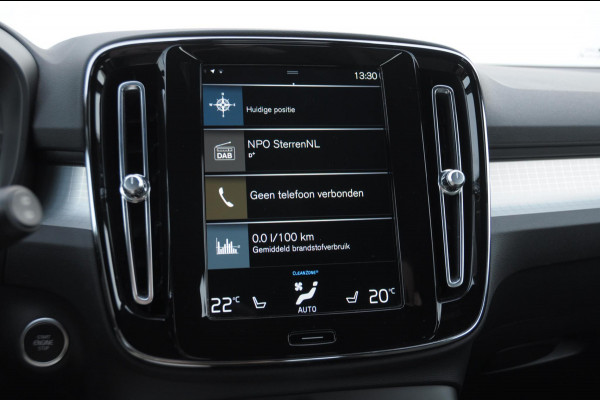 Volvo XC40 T4 211PK Automaat Plug-in hybrid Core Bright / Trekhaak / All seasonbanden / Apple carplay / Parkeersensoren met camera / Stoel - en stuurwielverwarming / Elektrische achterklep / Keyless entry
