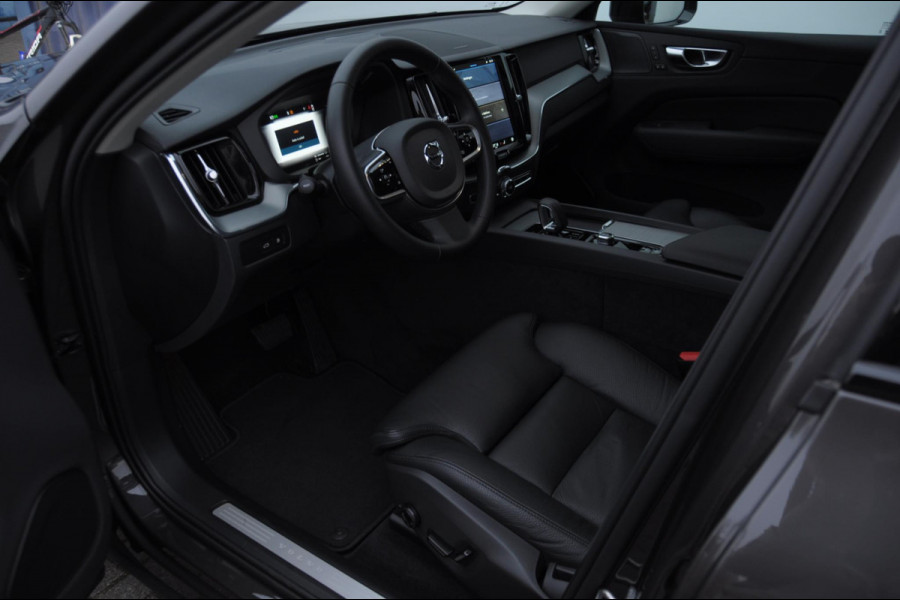 Volvo XC60 T8 455PK Automaat AWD Plus Dark / Adaptieve koplampen / Luchtvering /Adaptieve cruise control / Panoramadak / Apple carplay / Parkeersensoren met 360 camera / Elektrische achterklep / Elektrische stoelen met geheugen / Stoel en stuurwielverwarming
