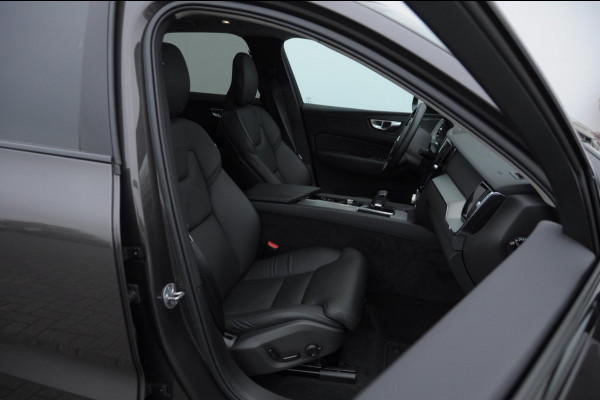 Volvo XC60 T8 455PK Automaat AWD Plus Dark / Adaptieve koplampen / Luchtvering /Adaptieve cruise control / Panoramadak / Apple carplay / Parkeersensoren met 360 camera / Elektrische achterklep / Elektrische stoelen met geheugen / Stoel en stuurwielverwarming