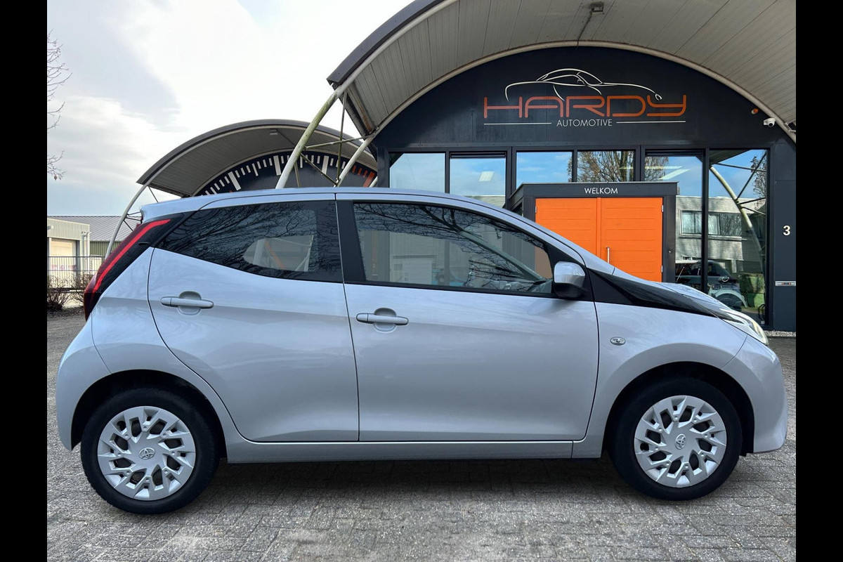 Toyota Aygo 1.0 VVT-i x-play Apple Carplay Camera NW Model