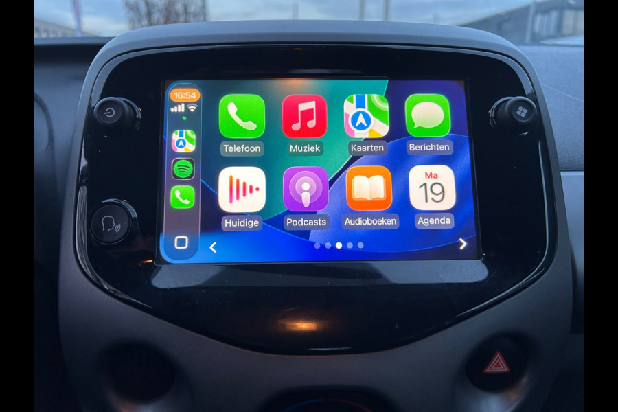 Toyota Aygo 1.0 VVT-i x-play Apple Carplay Camera NW Model