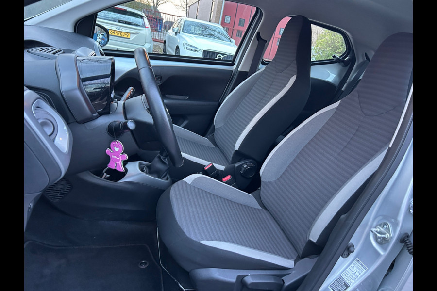 Toyota Aygo 1.0 VVT-i x-play Apple Carplay Camera NW Model