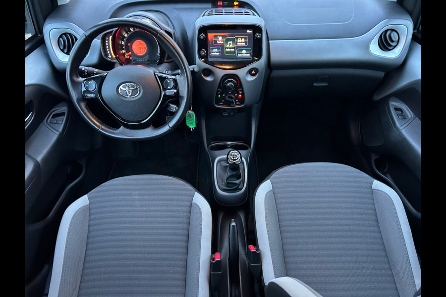 Toyota Aygo 1.0 VVT-i x-play Apple Carplay Camera NW Model