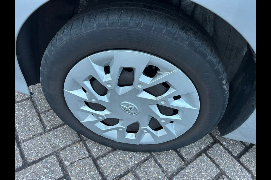 Toyota Aygo 1.0 VVT-i x-play Apple Carplay Camera NW Model