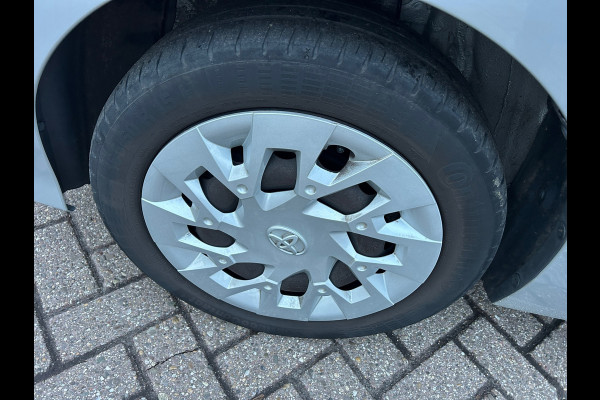 Toyota Aygo 1.0 VVT-i x-play Apple Carplay Camera NW Model