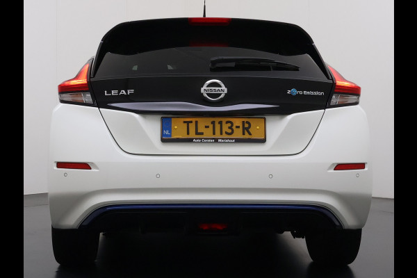 Nissan Leaf Tekna 40kWh Leer Bose®-Hifi Apple Carplay Android Auto Adap.Cruise 360°Camera Navi Ecc Stoel+Stuurverwarming Keyless DAB Dodehoek detector Rijstrooksensor Uitparkeer waarschuwing Verkeersbord detectie Bluetooth Privacy Glas Lmv 17" SOH 87.7% Origineel Nederlandse Auto incl. onderhoudshistorie