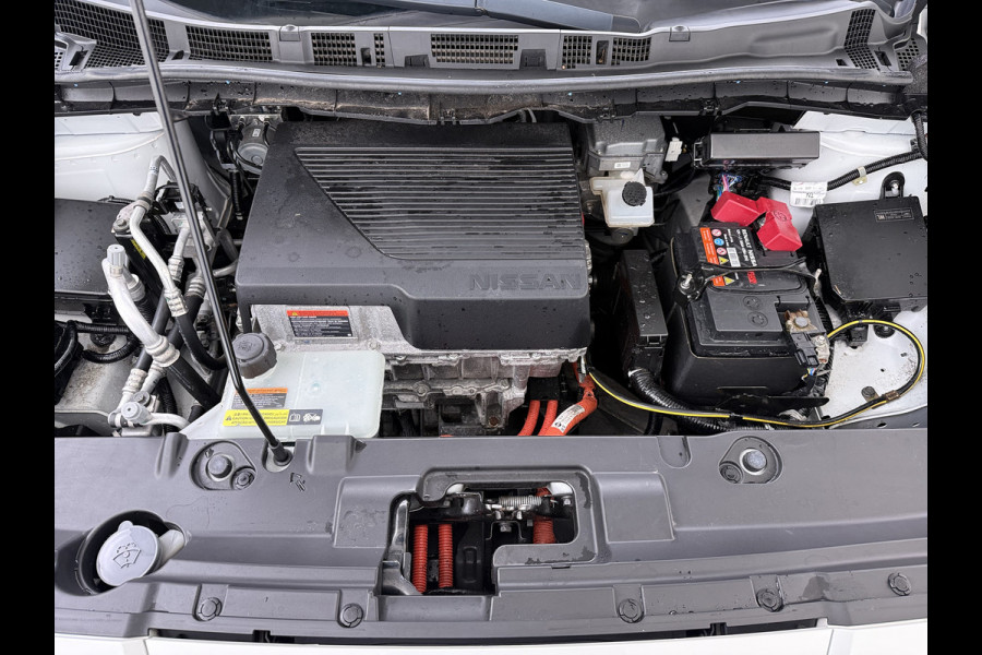 Nissan Leaf Tekna 40kWh Leer Bose®-Hifi Apple Carplay Android Auto Adap.Cruise 360°Camera Navi Ecc Stoel+Stuurverwarming Keyless DAB Dodehoek detector Rijstrooksensor Uitparkeer waarschuwing Verkeersbord detectie Bluetooth Privacy Glas Lmv 17" SOH 87.7% Origineel Nederlandse Auto incl. onderhoudshistorie