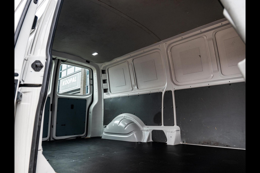 Volkswagen Transporter 2.0 TDI L2H1 | Trekhaak | Cruise | Carplay | Navi