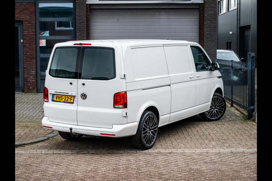 Volkswagen Transporter 2.0 TDI L2H1 | Trekhaak | Cruise | Carplay | Navi