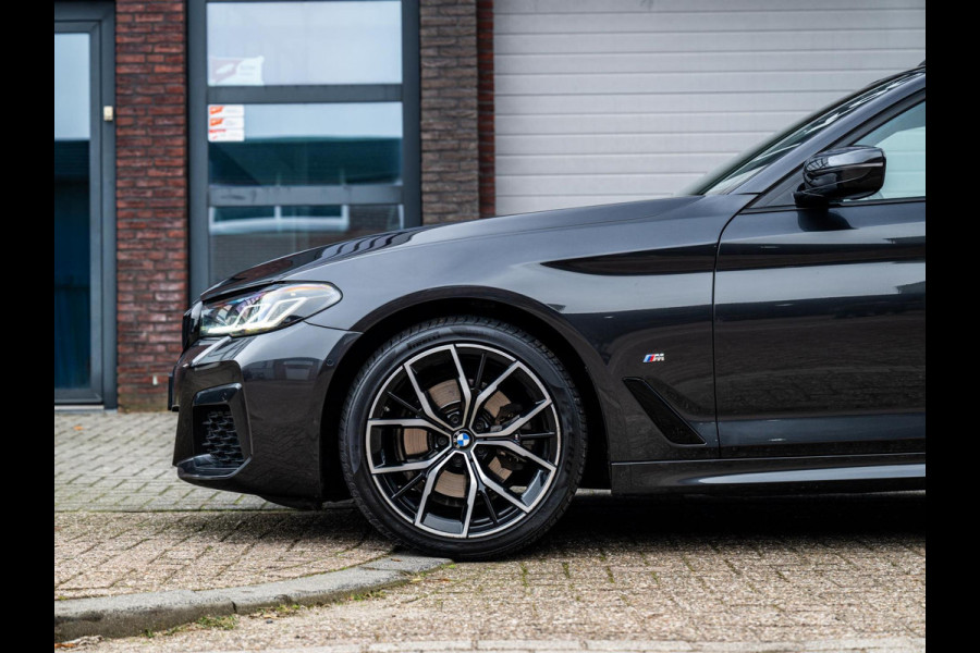 BMW 5 Serie Touring 520i M-sport High Executive Edition | Harman Kardon | Pano | BTW | Dealer onderhouden